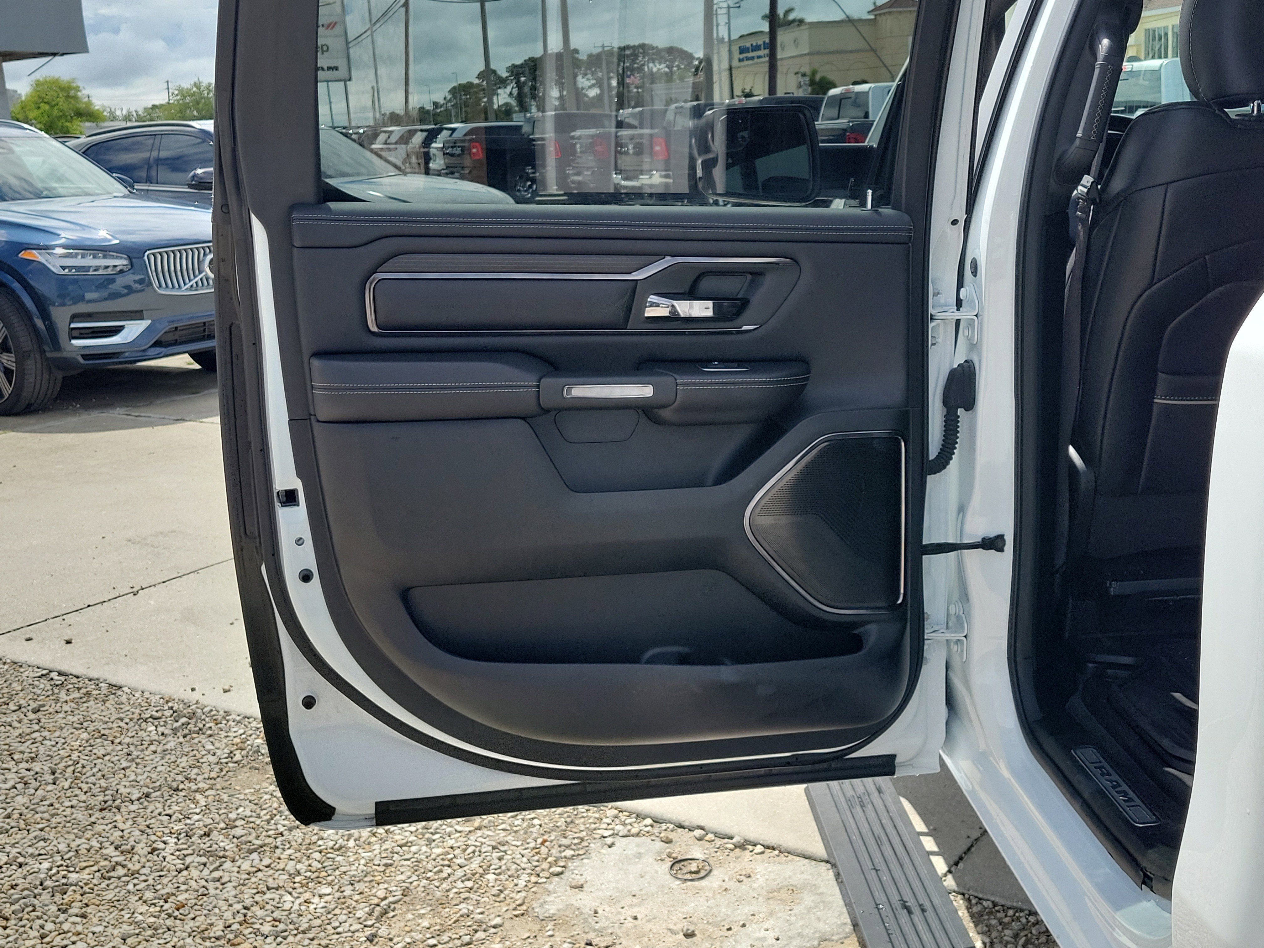 Used 2022 RAM 1500 Limited image 12