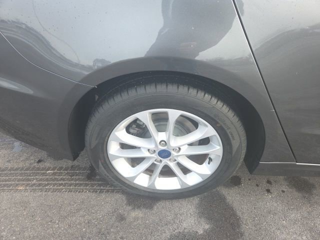 Used 2020 Ford Fusion SE image 6