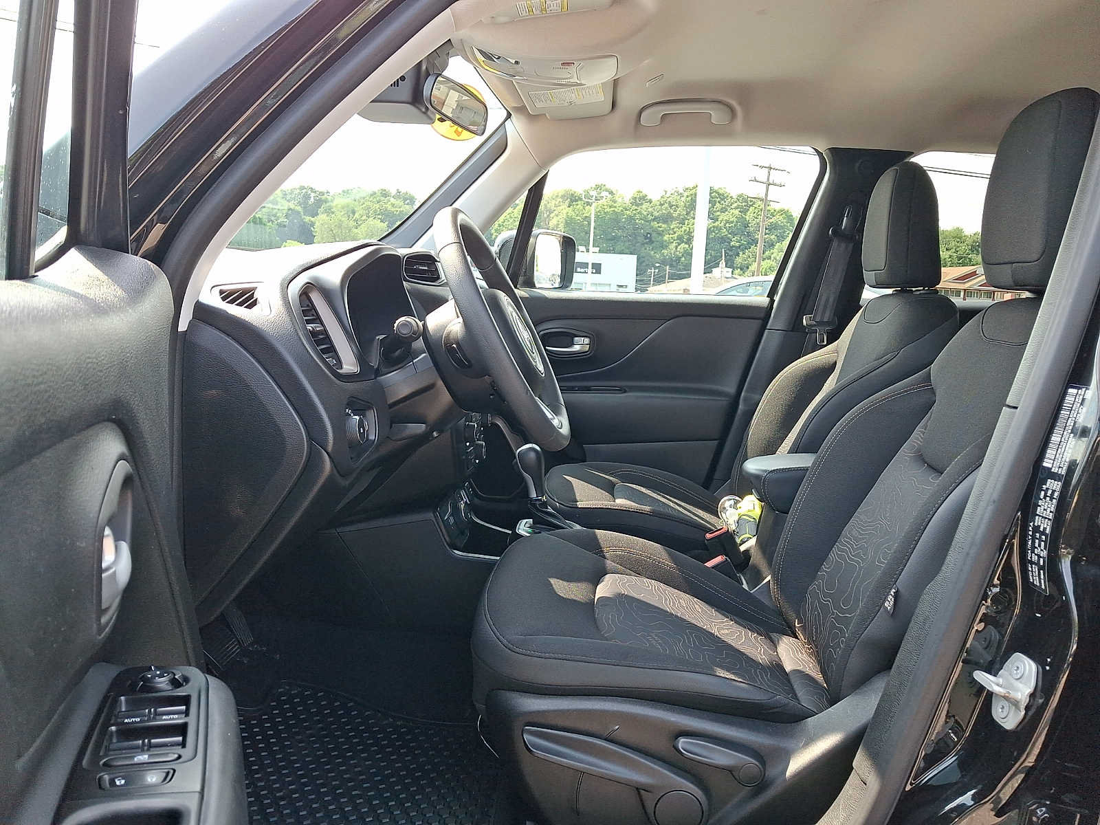 Certified 2023 Jeep Renegade Latitude AWD/4WD image 13