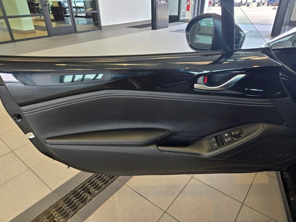 Used 2025 MAZDA MX-5 Miata Grand Touring RWD image 13