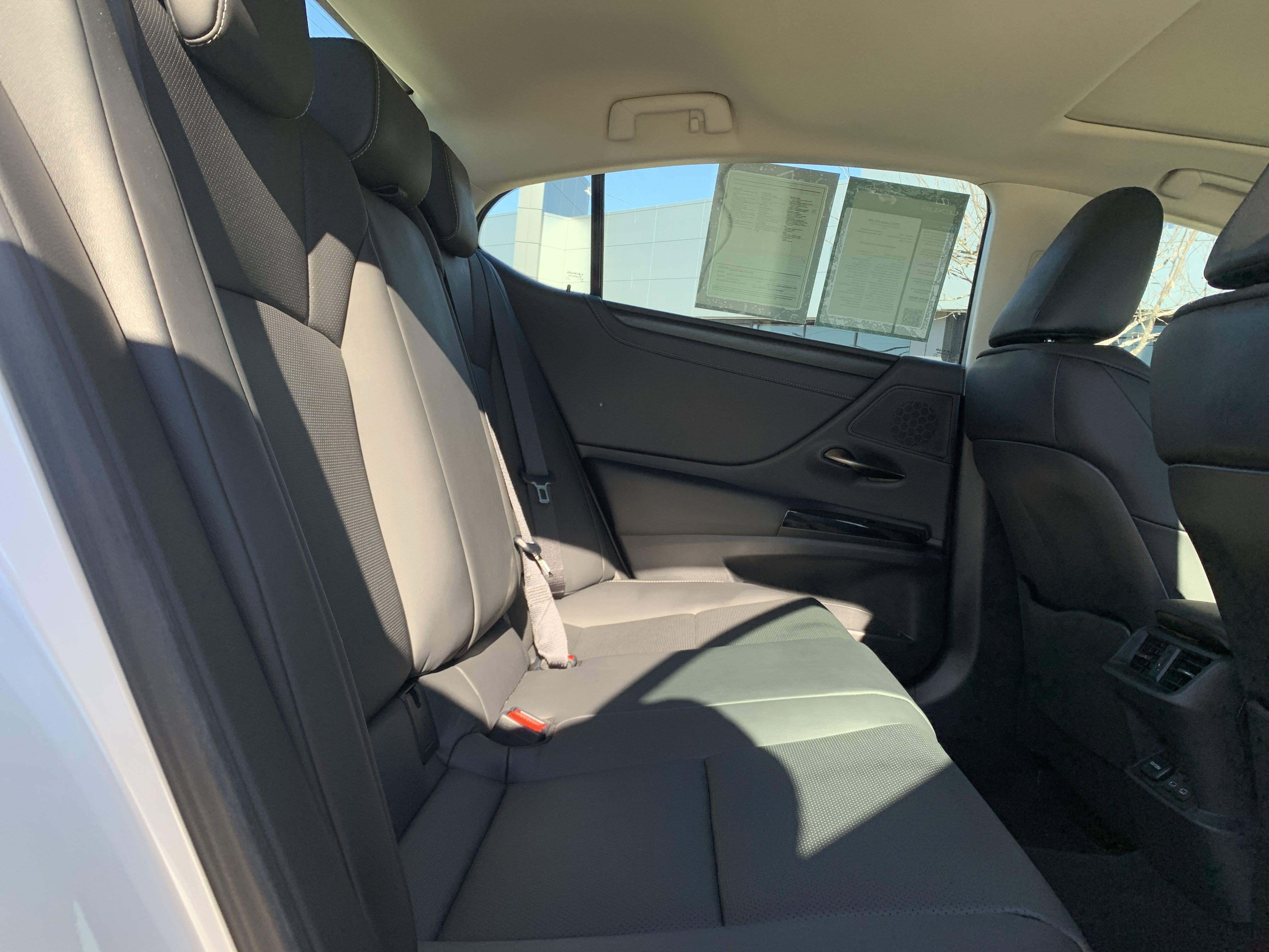 Certified 2025 Lexus ES 350 w/ Premium Package image 33