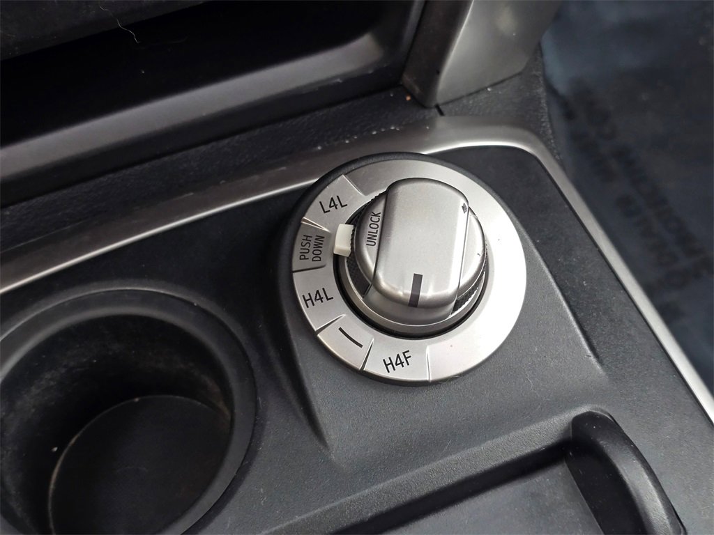 Used 2016 Toyota 4Runner Limited image 32