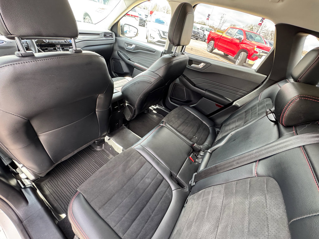 Certified 2022 Ford Escape SEL w/ SEL Stealth AWD Package image 21