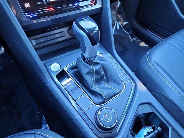 Certified 2024 Volkswagen Tiguan SE R-Line image 22