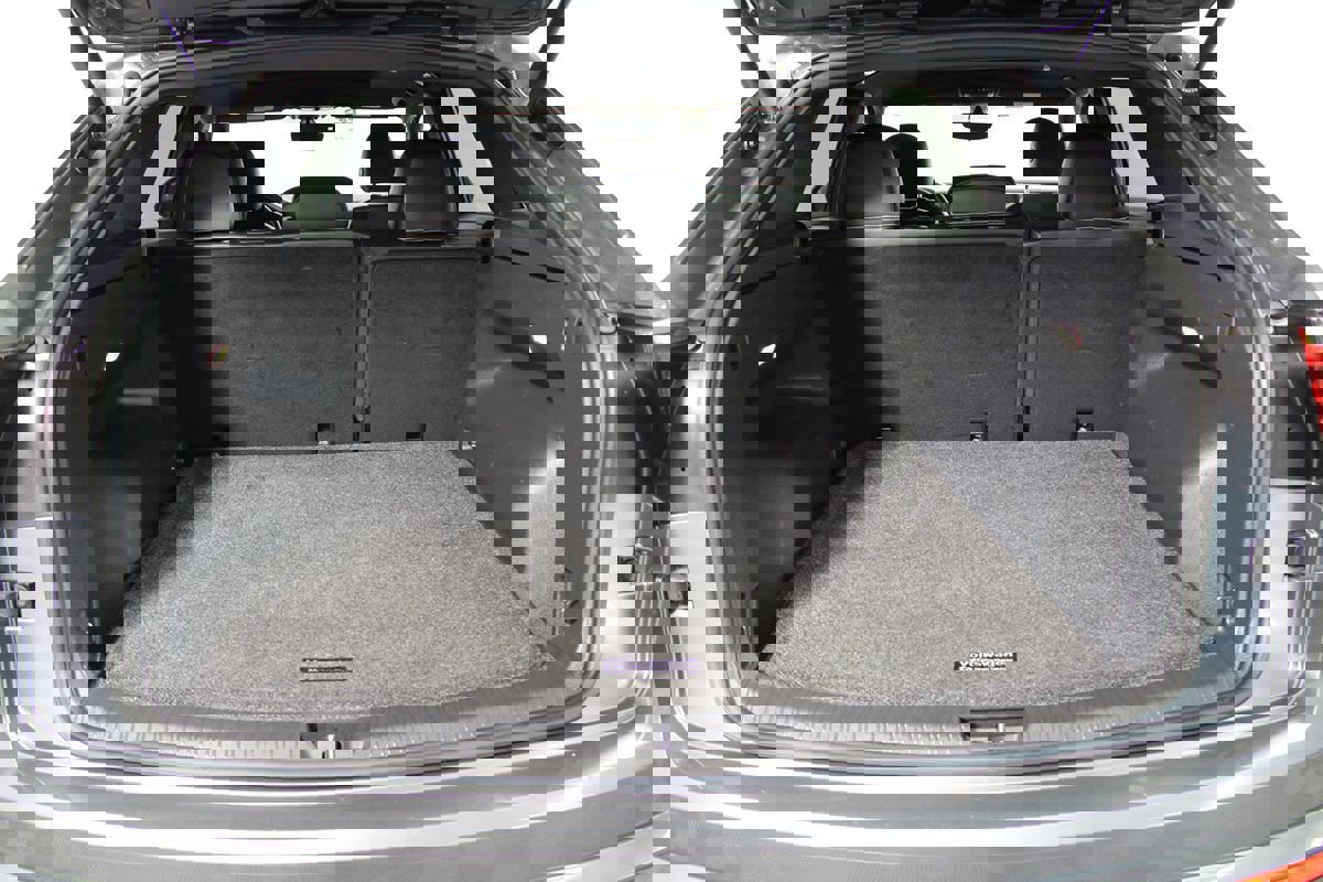 Used 2021 Volkswagen Atlas Cross Sport SE w/ Panoramic Sunroof Package image 35