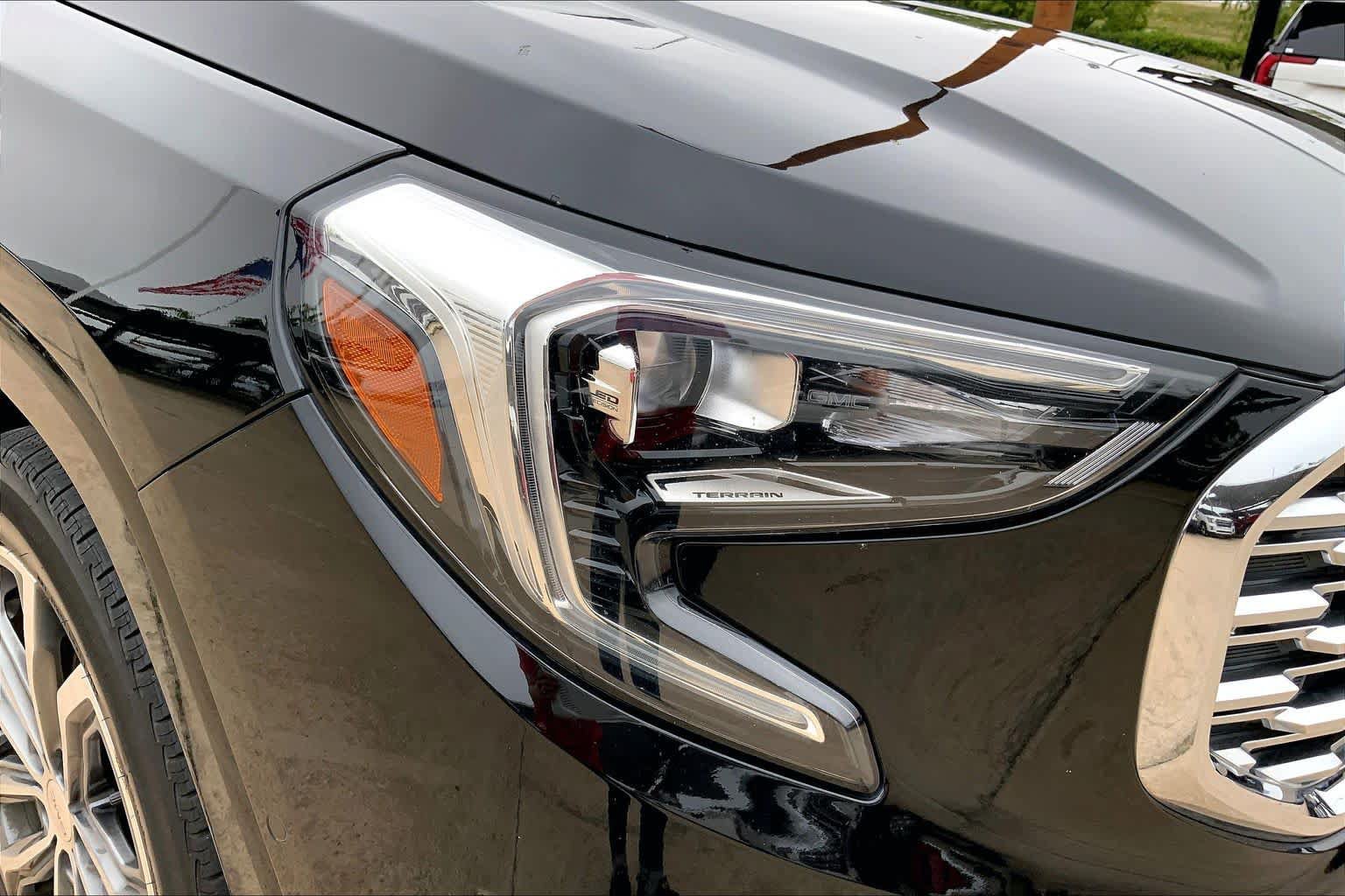 Used 2019 GMC Terrain Denali w/ Advanced Safety Package AWD/4WD image 27