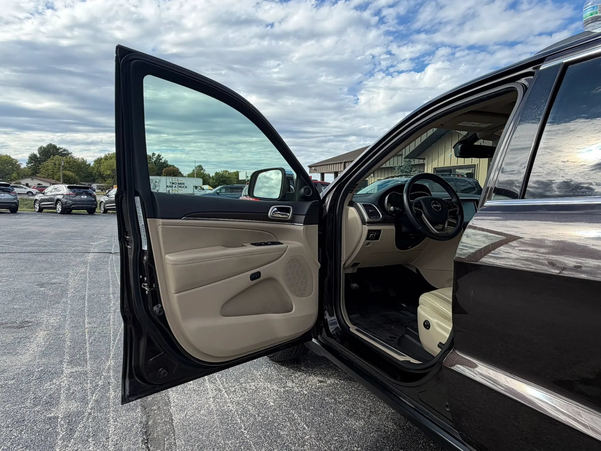Used 2017 Jeep Grand Cherokee Limited RWD image 13
