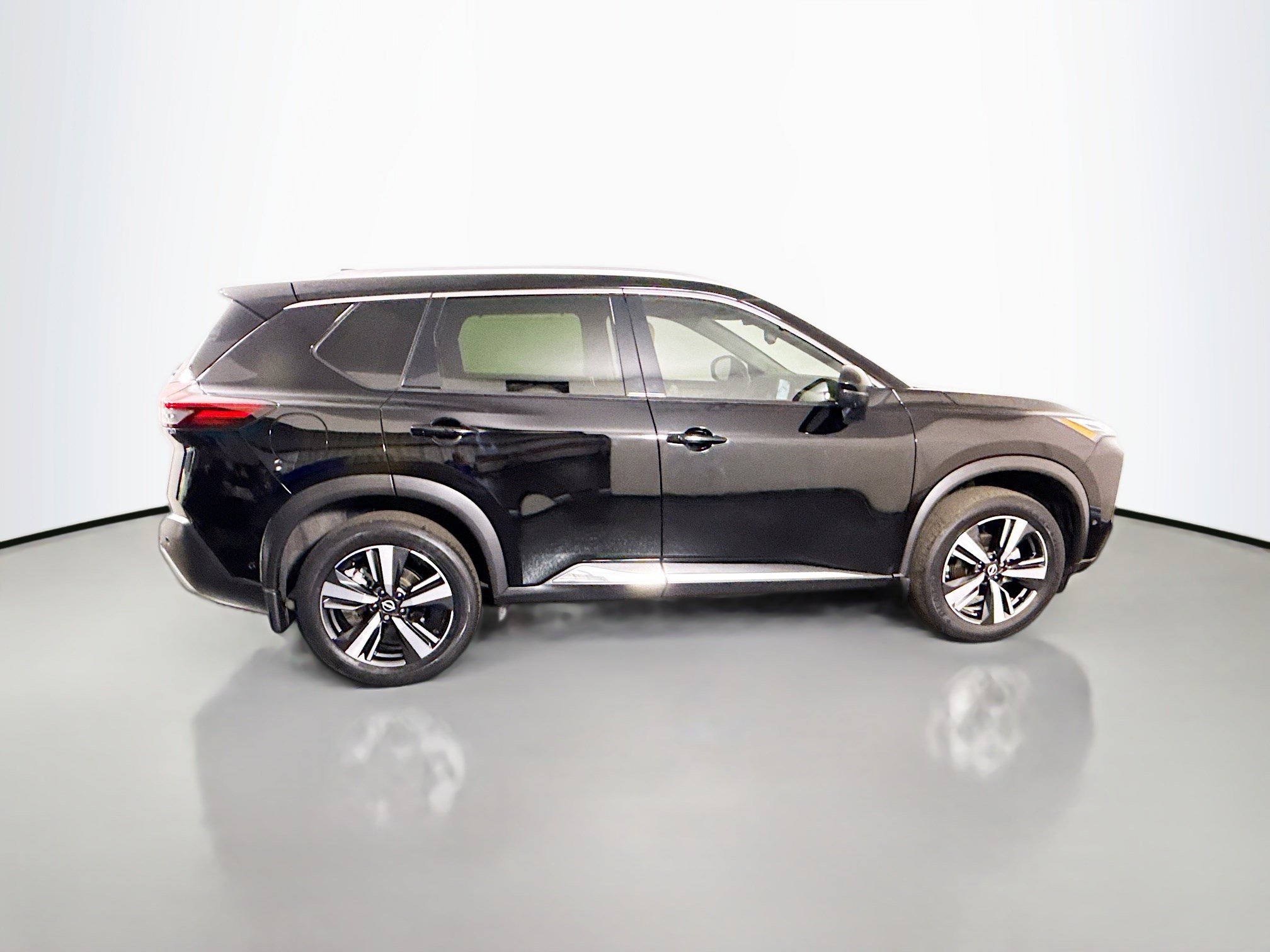 Used 2023 Nissan Rogue Platinum FWD image 11