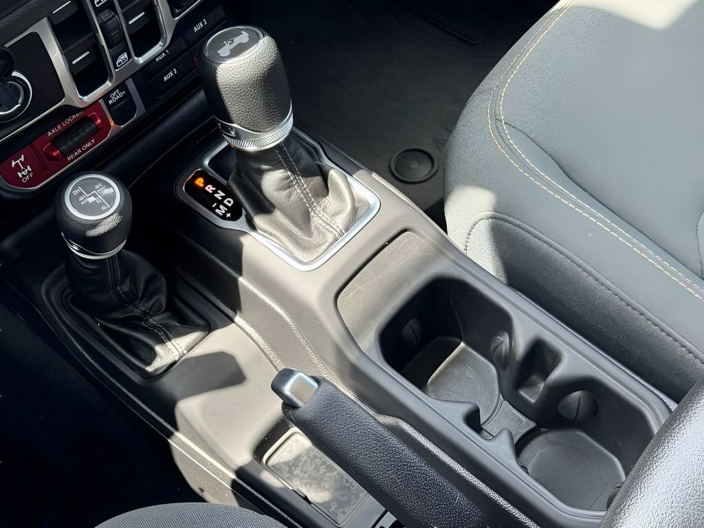 Used 2025 Jeep Wrangler Unlimited Sport S 4xe AWD/4WD image 21