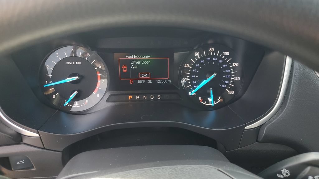 Used 2015 Ford Fusion SE FWD image 13