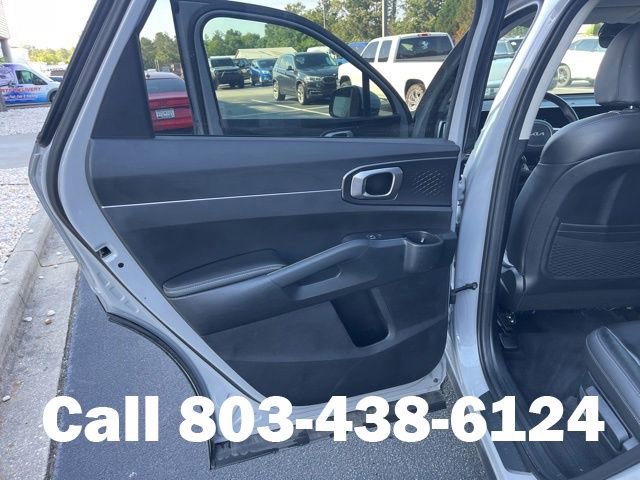 Used 2024 Kia Sorento S w/ Panoramic Sunroof Package FWD image 9