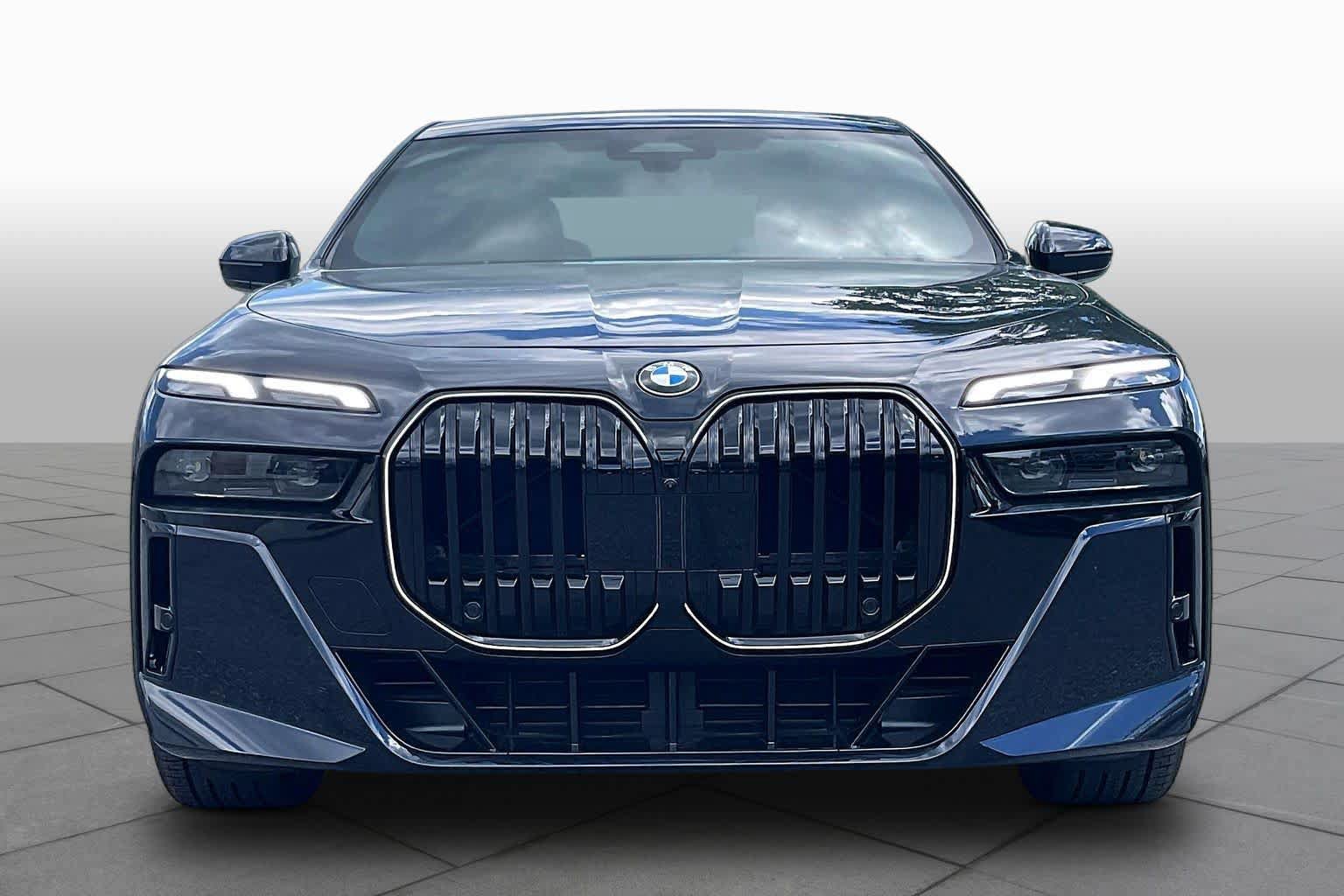 New 2026 BMW 740i xDrive w/ Premium Package AWD/4WD image 3