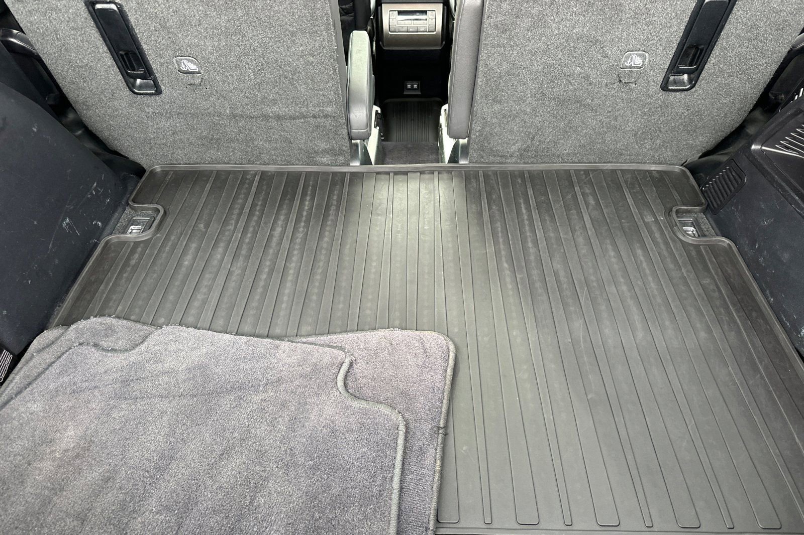 Used 2021 Lexus GX 460 Premium w/ Accessory Package image 16