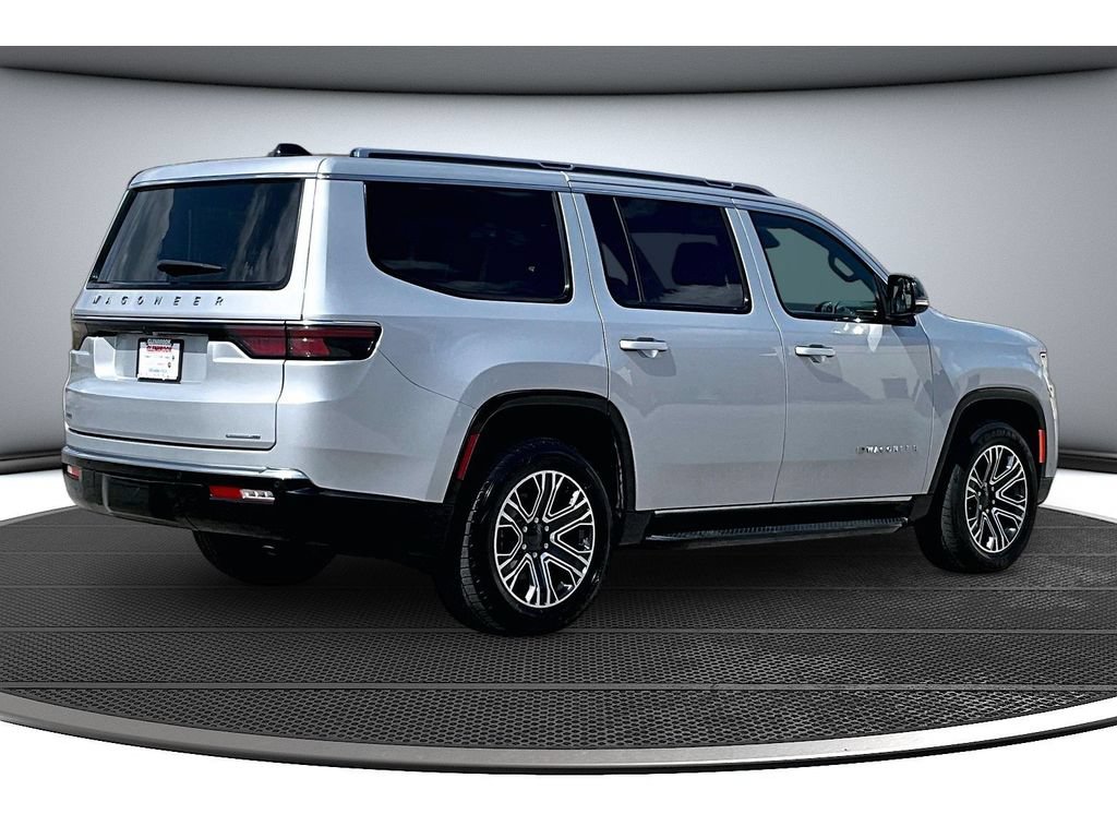 Used 2024 Jeep Wagoneer Series II AWD/4WD image 18