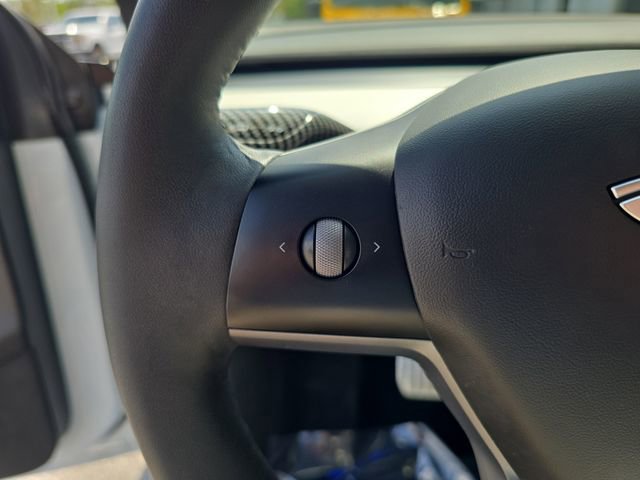 Used 2021 Tesla Model Y Performance image 24