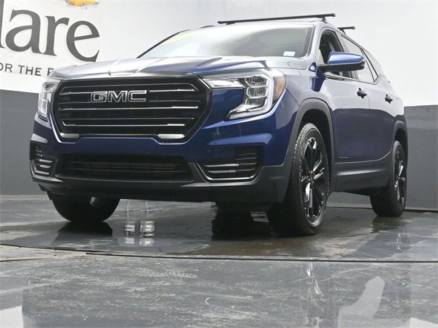 Used 2022 GMC Terrain SLE w/ Driver Convenience Package image 4
