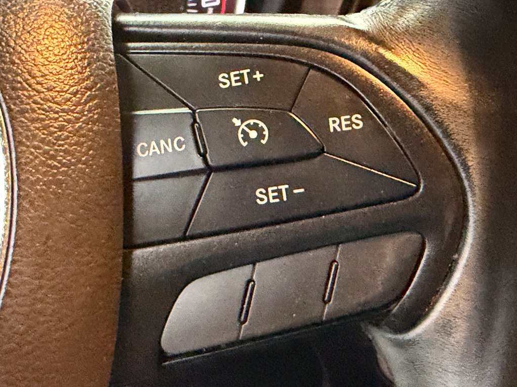 Used 2016 Dodge Challenger SXT RWD image 28