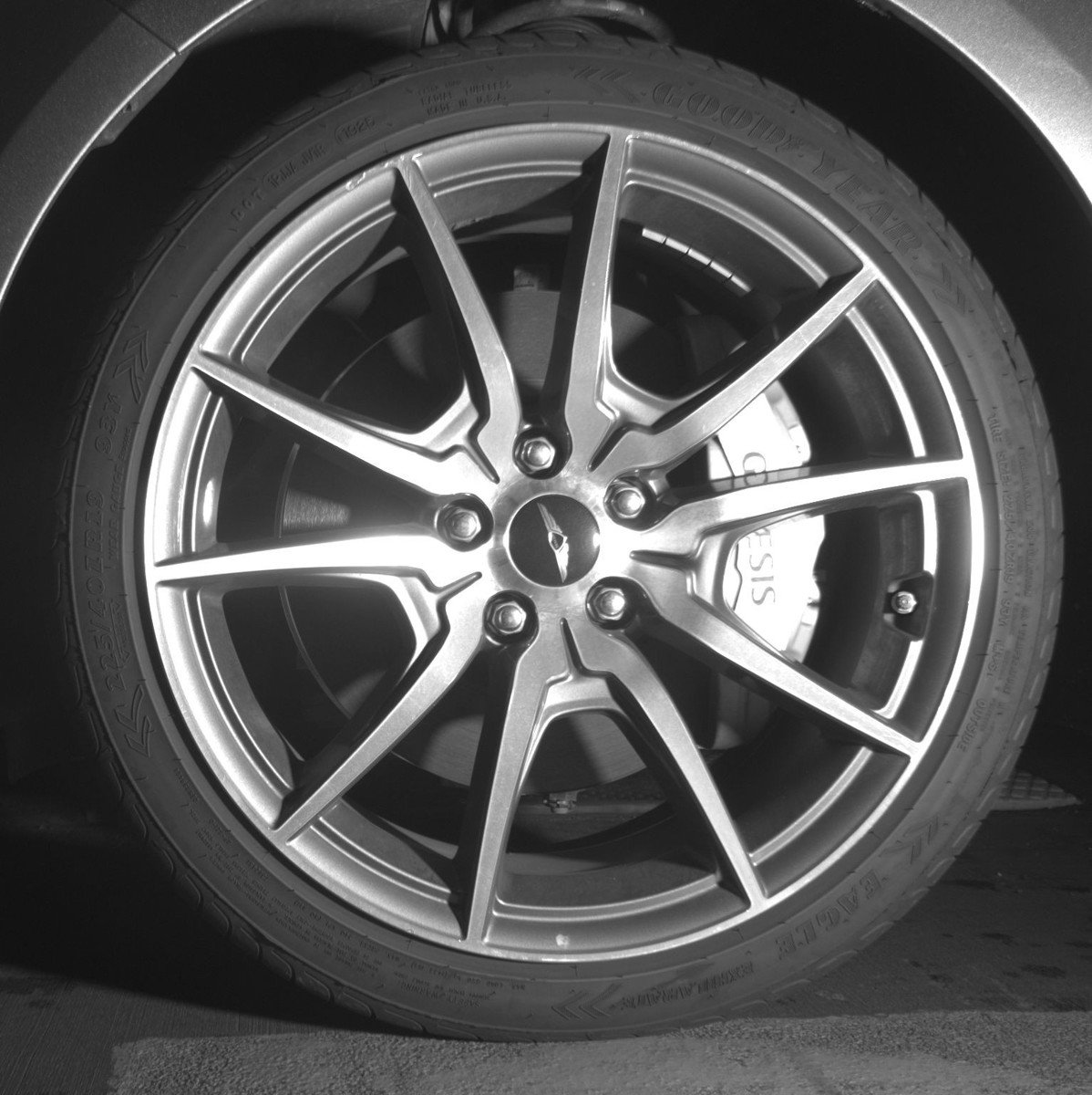 Used 2025 Genesis G70 2.5T image 12