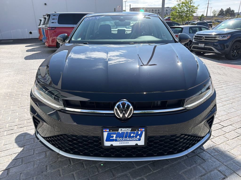Used 2025 Volkswagen Jetta SE w/ Sunroof Package FWD image 8