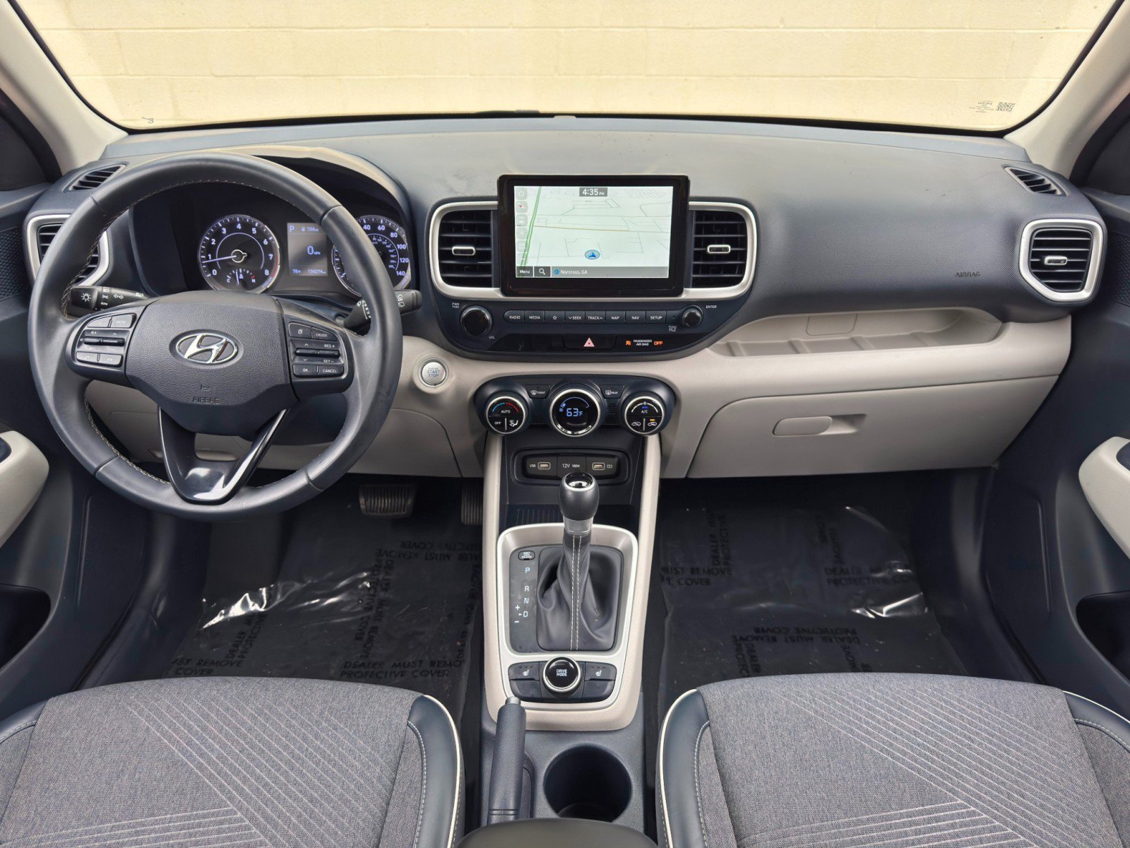 Used 2022 Hyundai Venue Limited FWD image 11