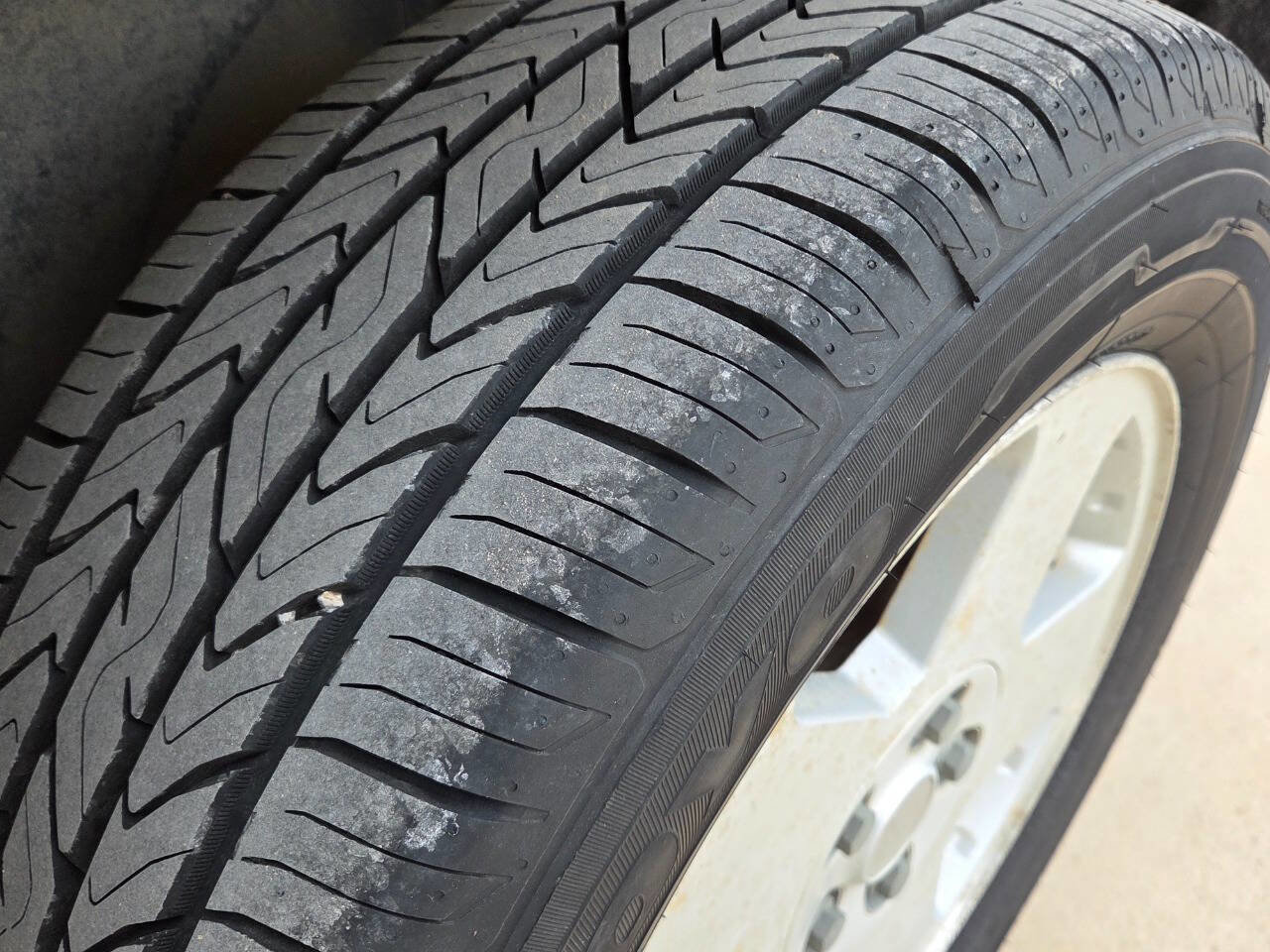 Used 2004 Saturn Vue AWD V6 image 9