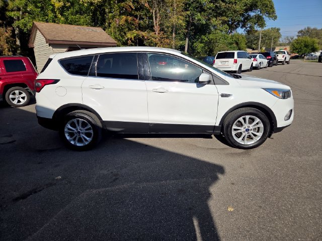Used 2017 Ford Escape SE FWD image 6