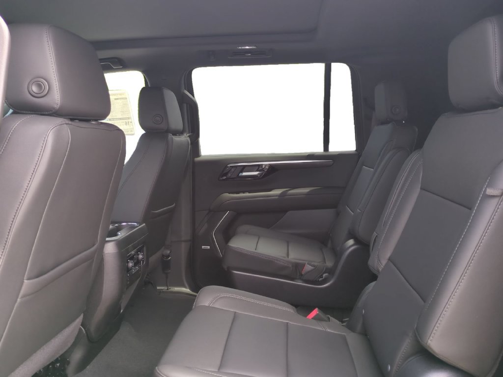 New 2026 Chevrolet Suburban Z71 w/ Z71 Off-Road Package AWD/4WD image 14