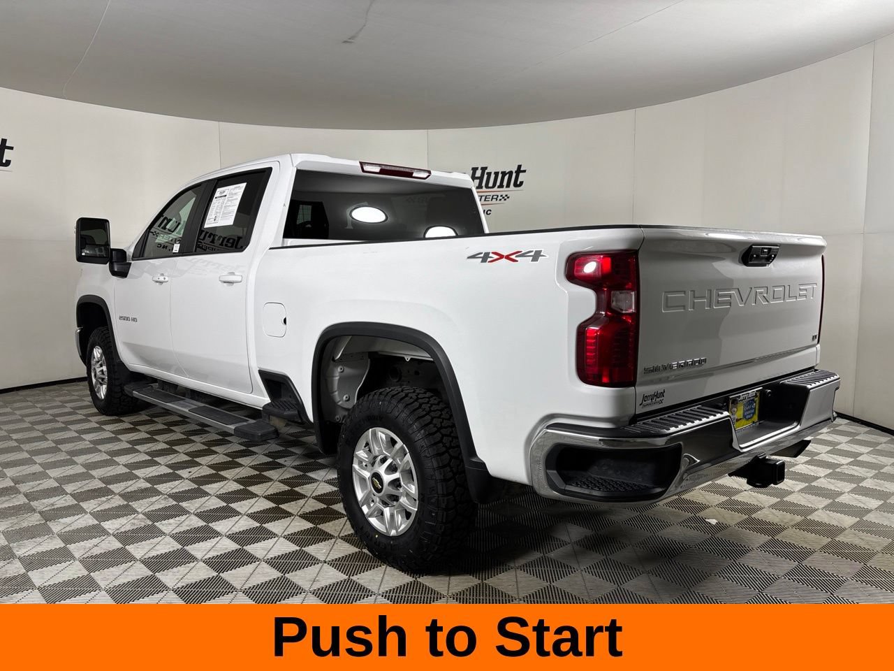 Used 2025 Chevrolet Silverado 2500 LT w/ Convenience Package AWD/4WD image 9