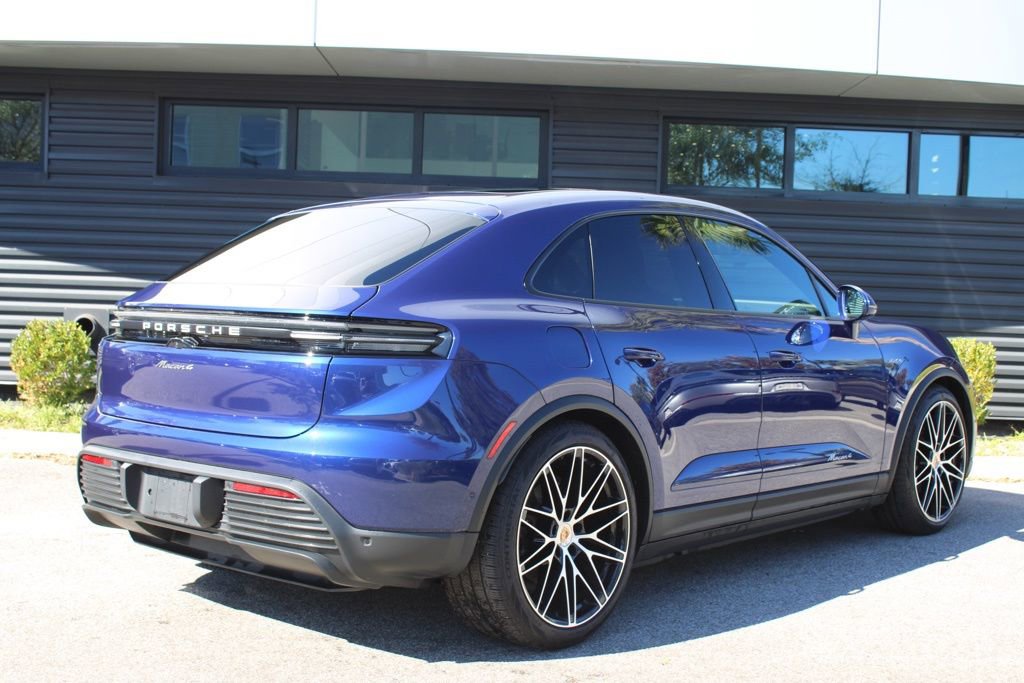Certified 2024 Porsche Macan 4 Electric image 7