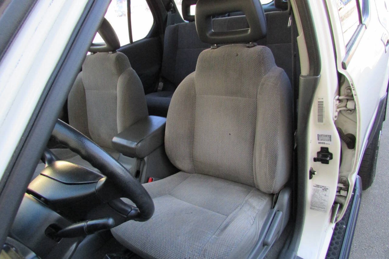 Used 1999 Isuzu Rodeo LS RWD image 23