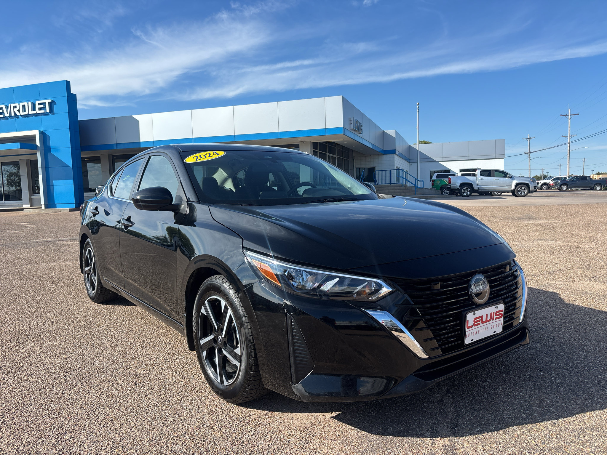 Used 2024 Nissan Sentra SV FWD image 2