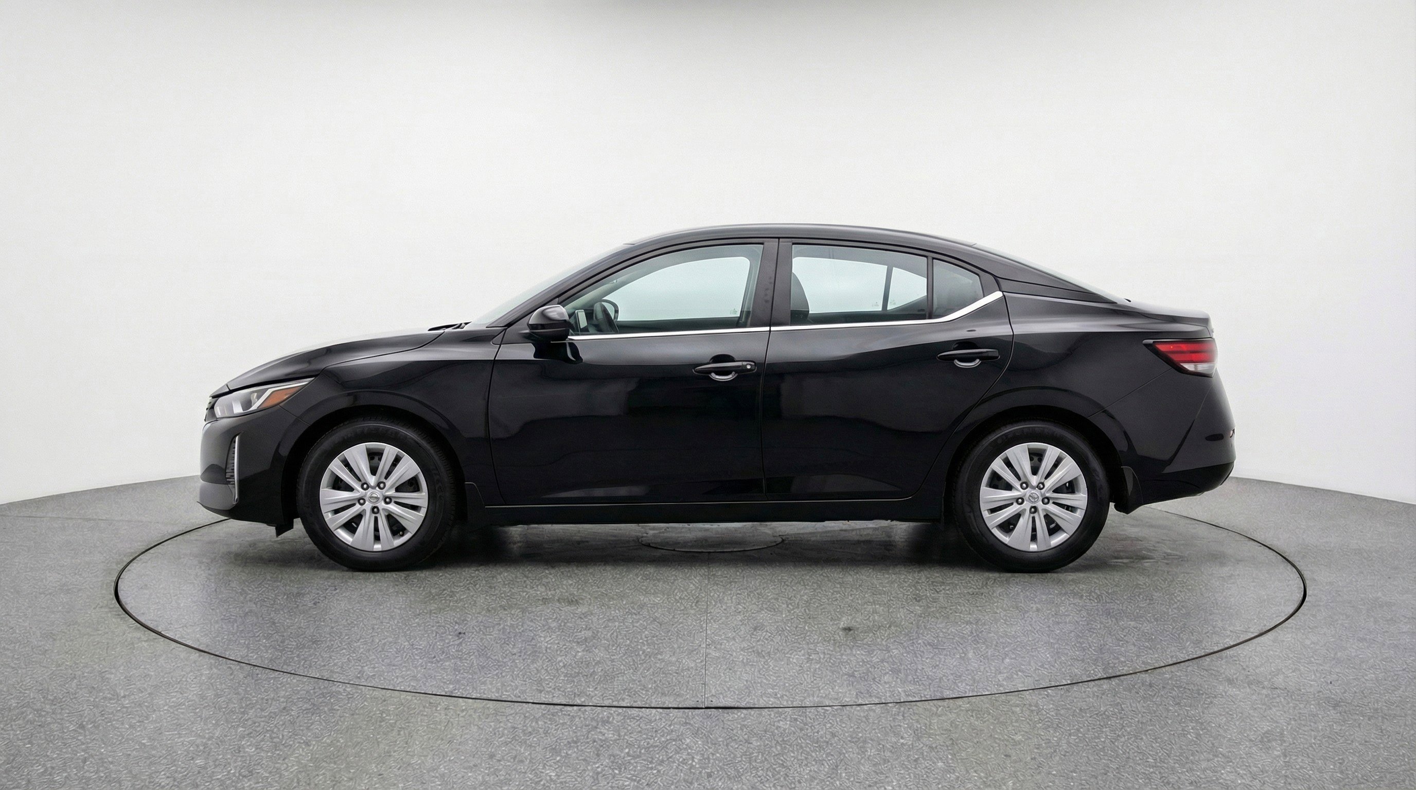 Used 2025 Nissan Sentra S FWD image 5