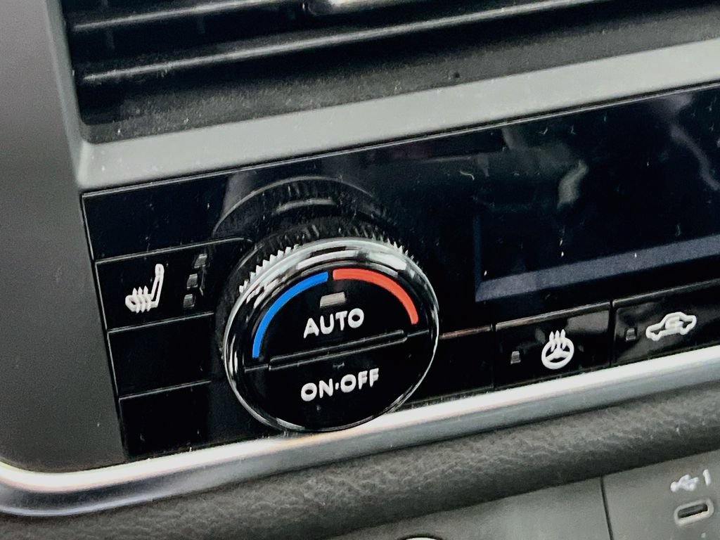 Used 2023 Nissan Rogue SV w/ SV Premium B Package AWD/4WD image 19