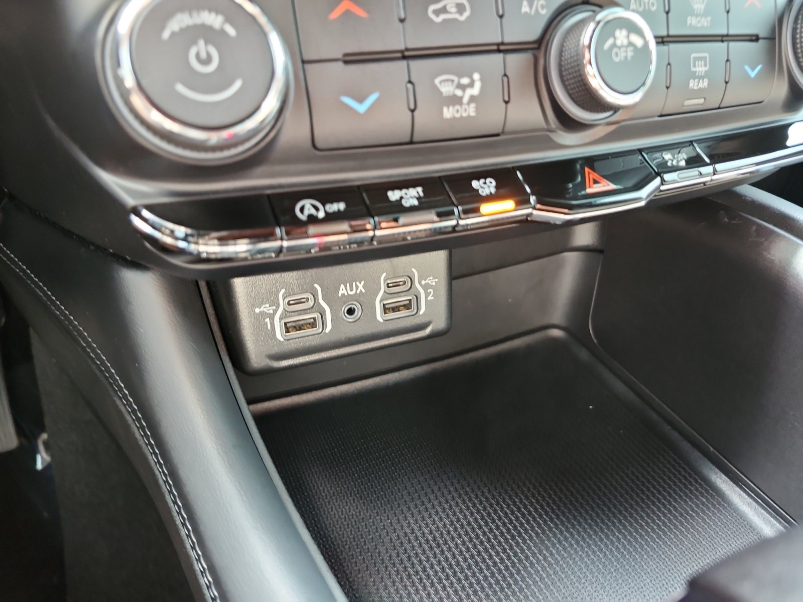 Used 2023 Dodge Durango SXT w/ SXT Blacktop Group AWD/4WD image 21