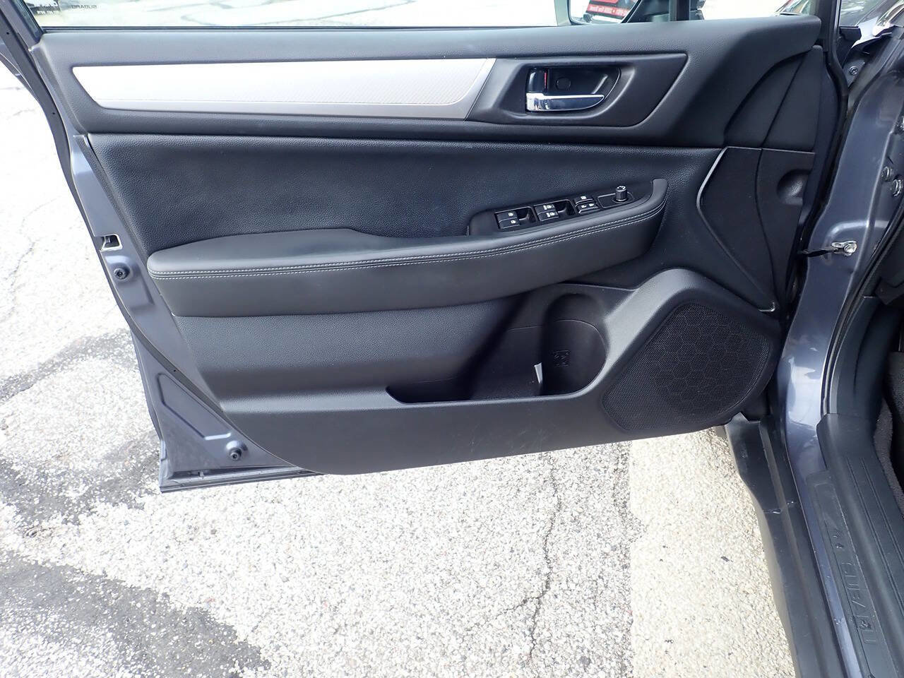 Used 2016 Subaru Outback 2.5i Premium image 13