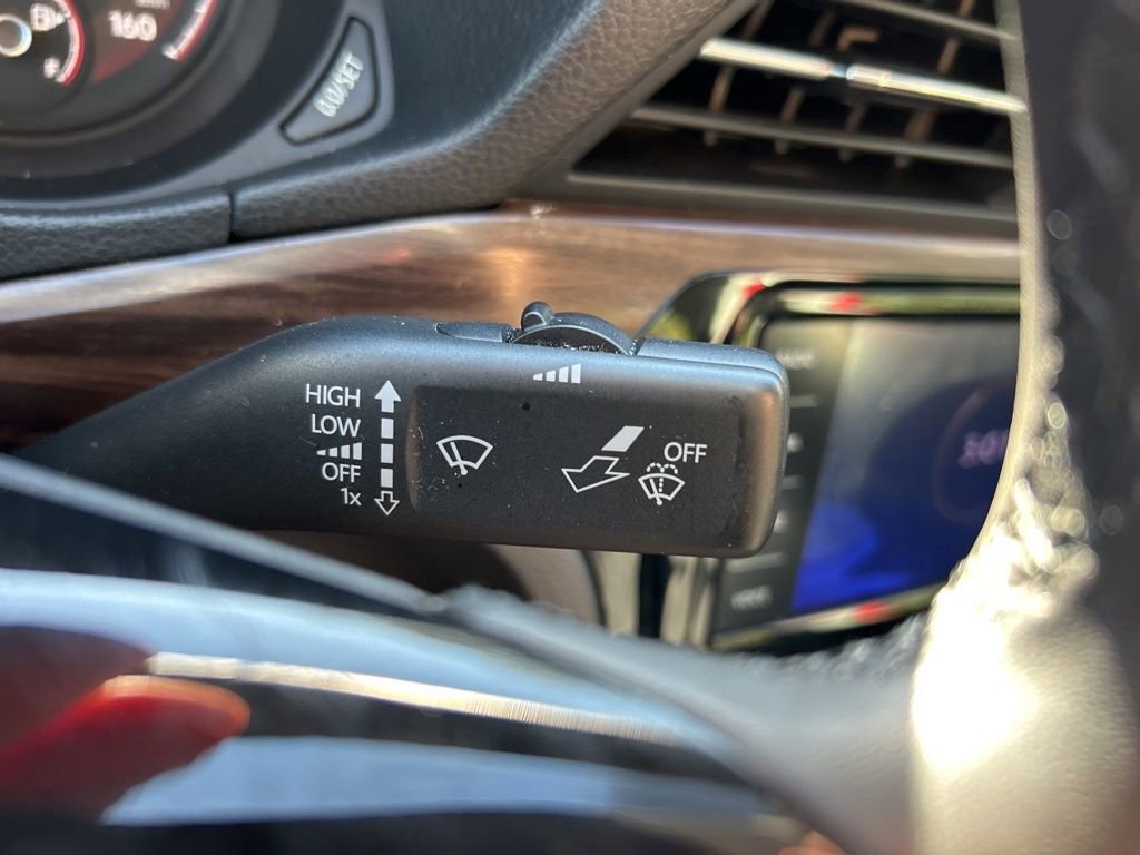 Used 2022 Volkswagen Passat 2.0T image 30