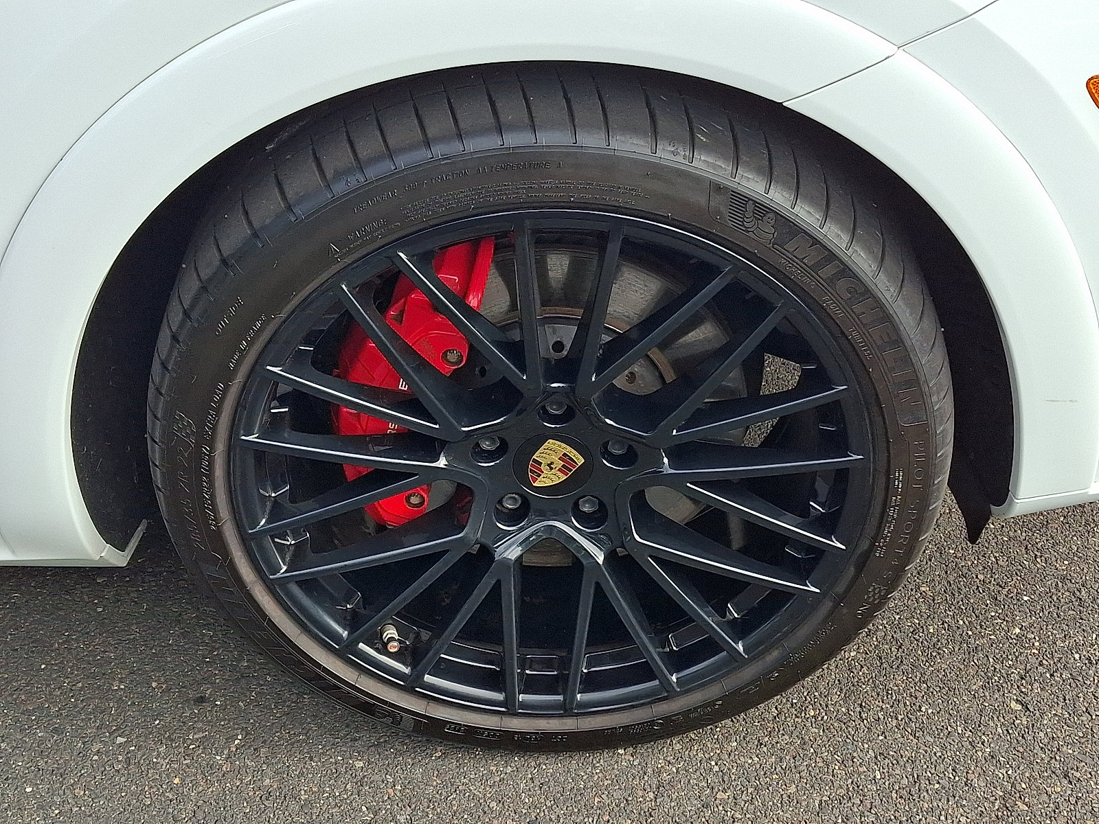 Used 2022 Porsche Cayenne GTS AWD/4WD image 8