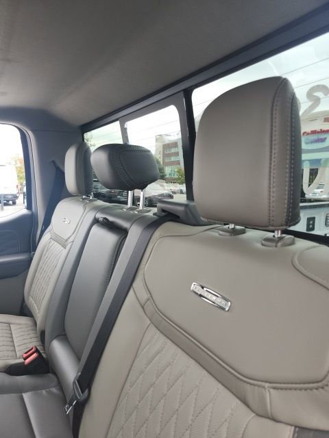 New 2026 Ford F450 Platinum image 32