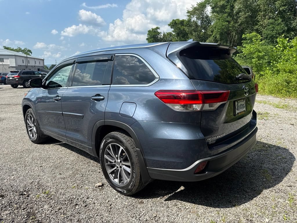 Used 2018 Toyota Highlander XLE AWD/4WD image 6