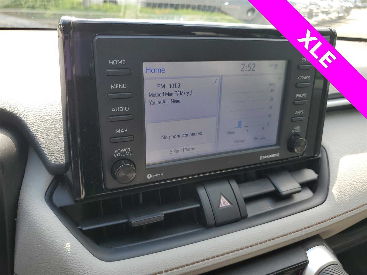 Used 2022 Toyota RAV4 XLE image 26