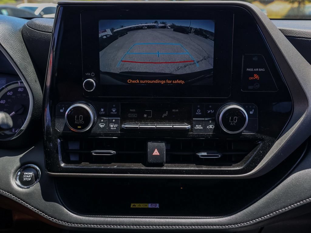 Used 2023 Toyota Highlander XLE FWD image 30