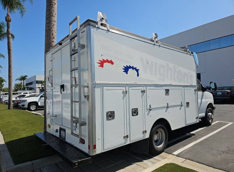 Used 2020 Chevrolet Express 3500 w/ Power Convenience Package RWD image 2