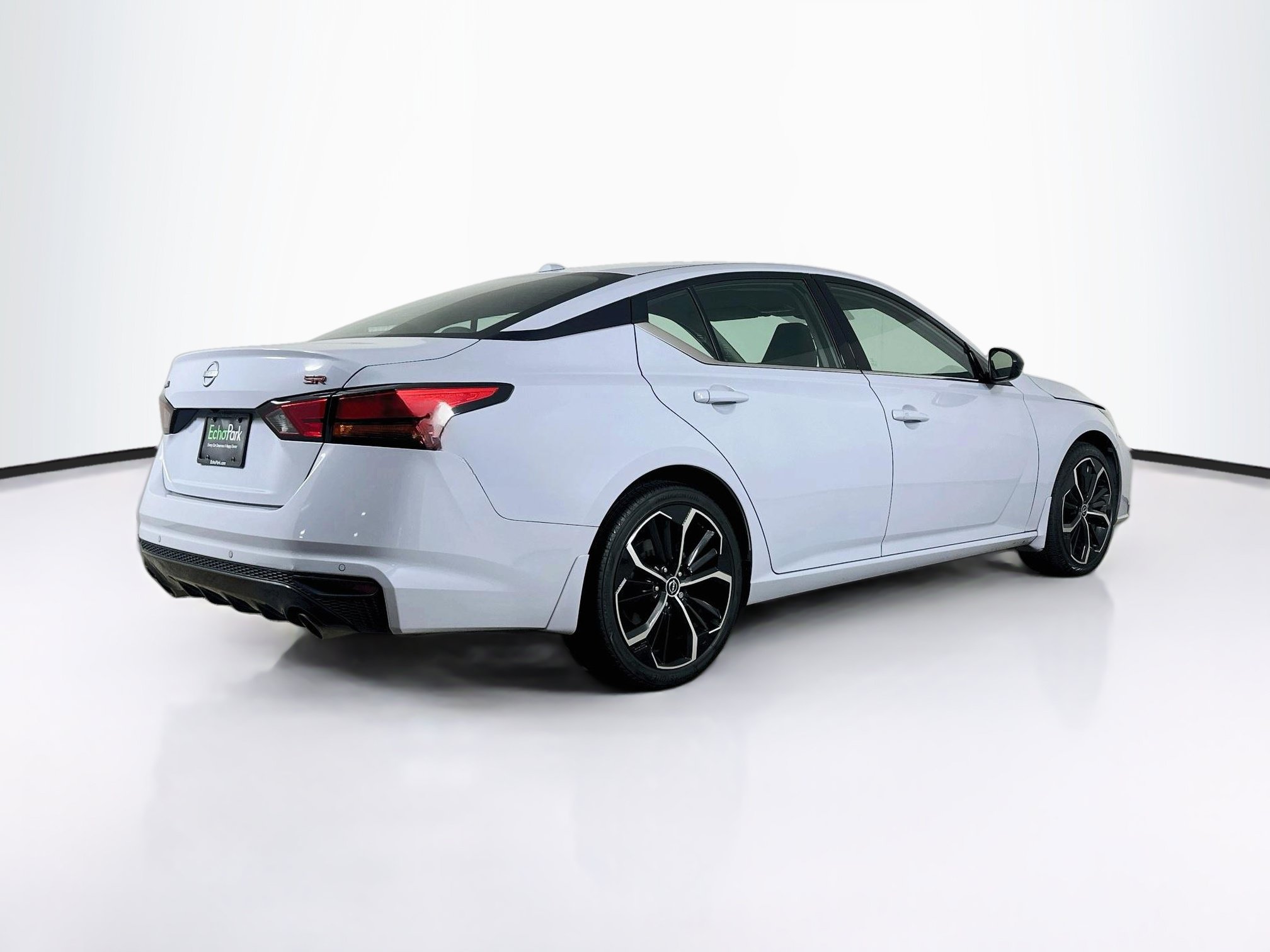 Used 2024 Nissan Altima 2.5 SR FWD image 9