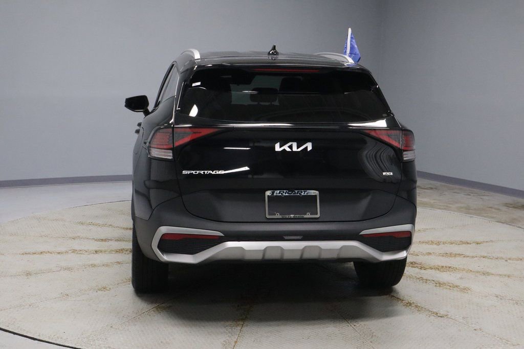 Used 2023 Kia Sportage EX image 9