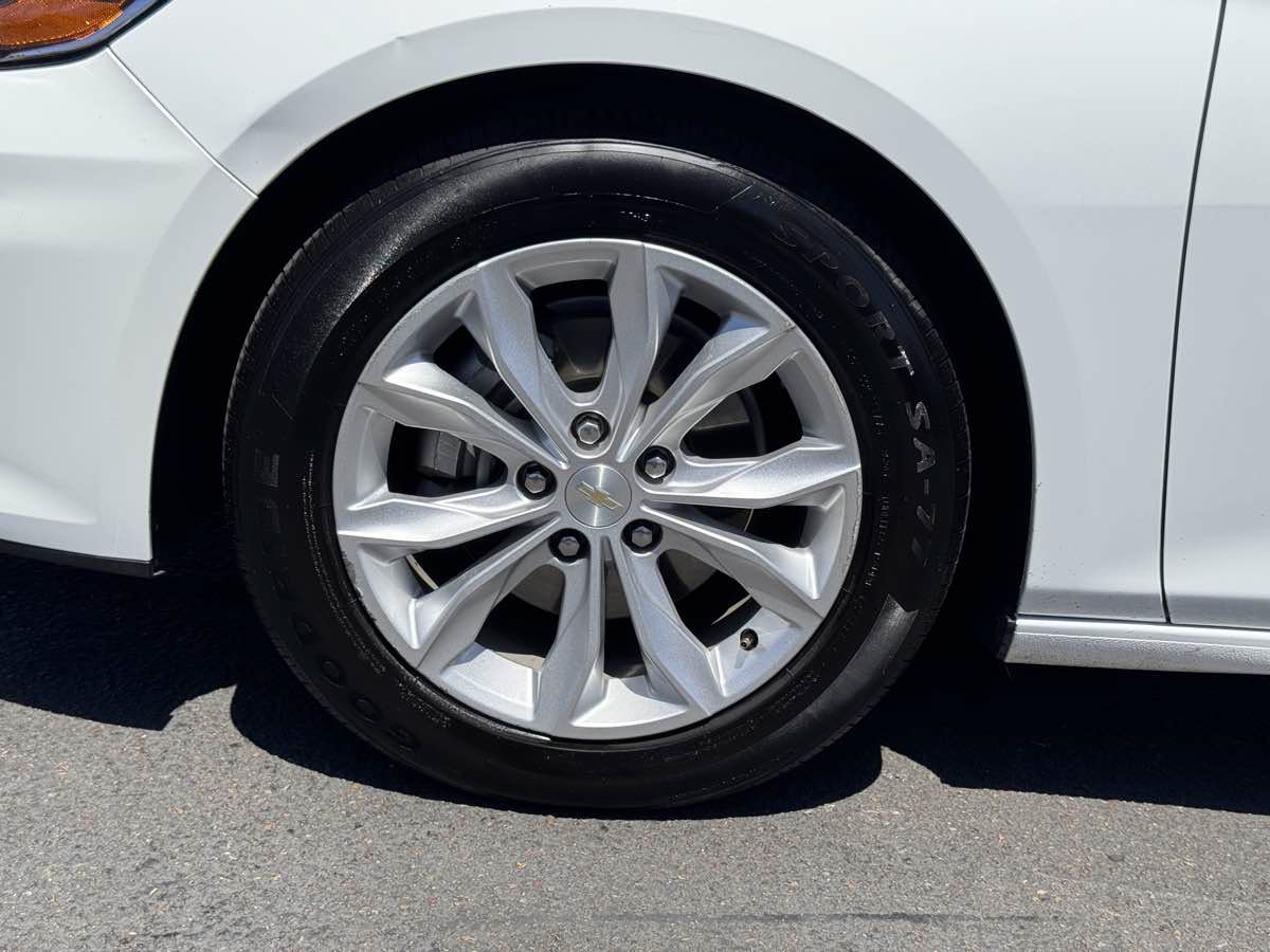 Used 2023 Chevrolet Malibu LT FWD image 7