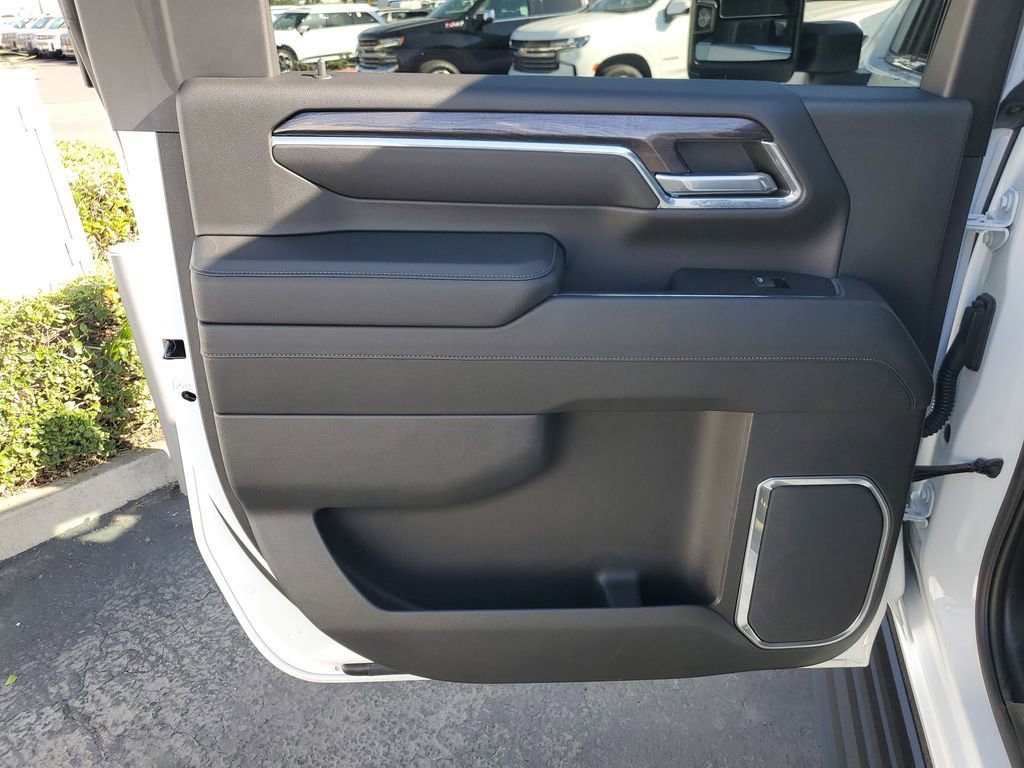 Used 2024 Chevrolet Silverado 2500 LTZ w/ LTZ Premium Package image 16