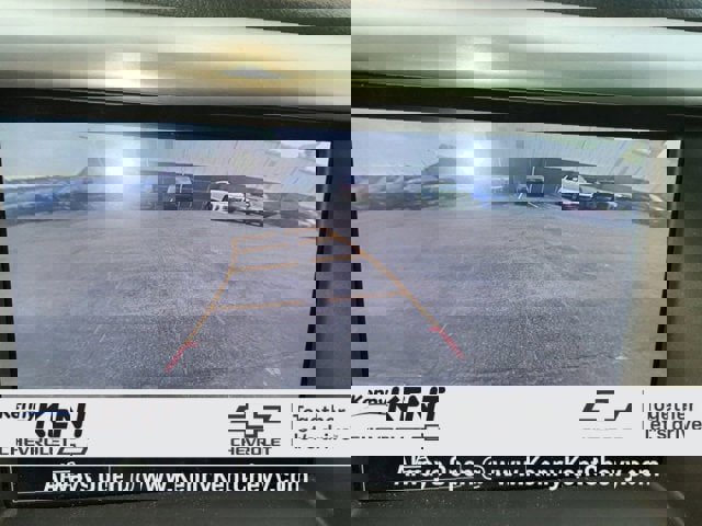 Used 2023 GMC Acadia SLE w/ Driver Convenience Package image 6