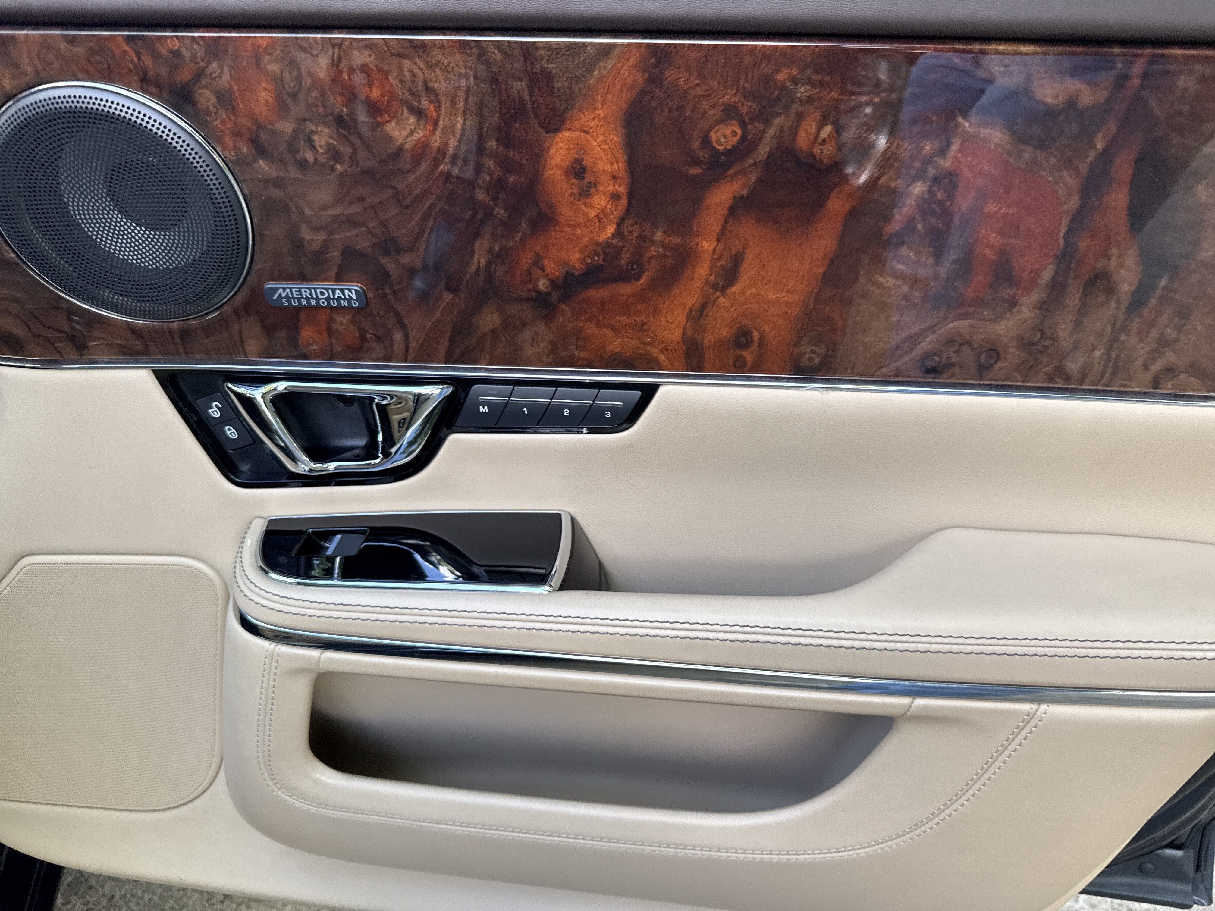 Used 2016 Jaguar XJ L Portfolio AWD/4WD image 14