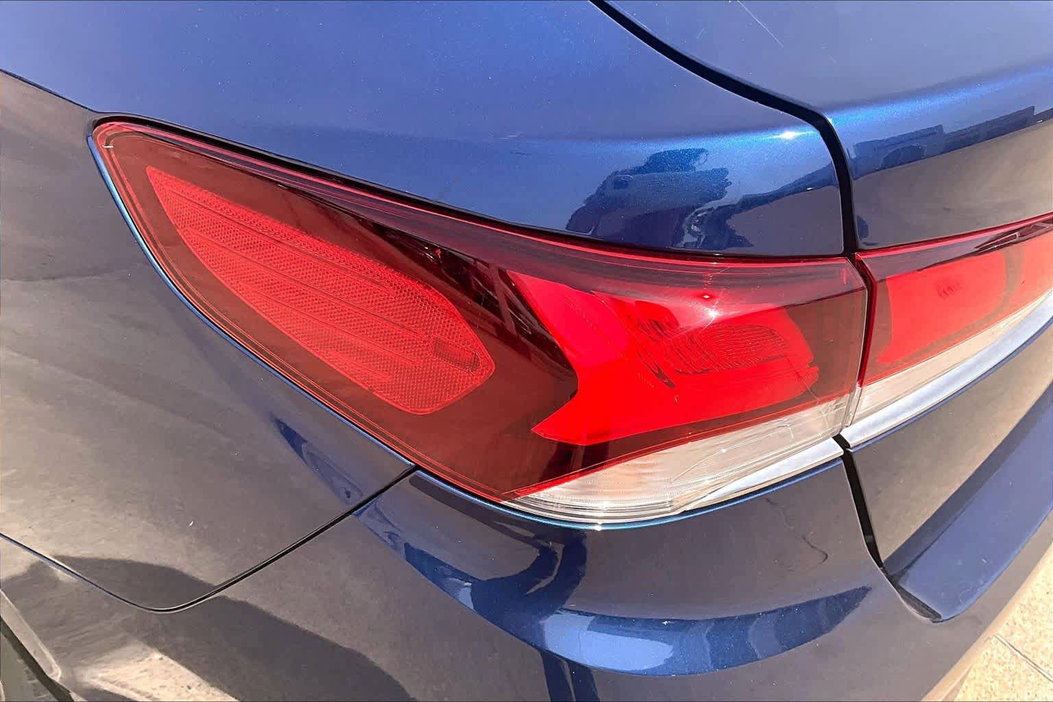 Used 2018 Hyundai Sonata Limited w/ Cargo Package FWD image 27