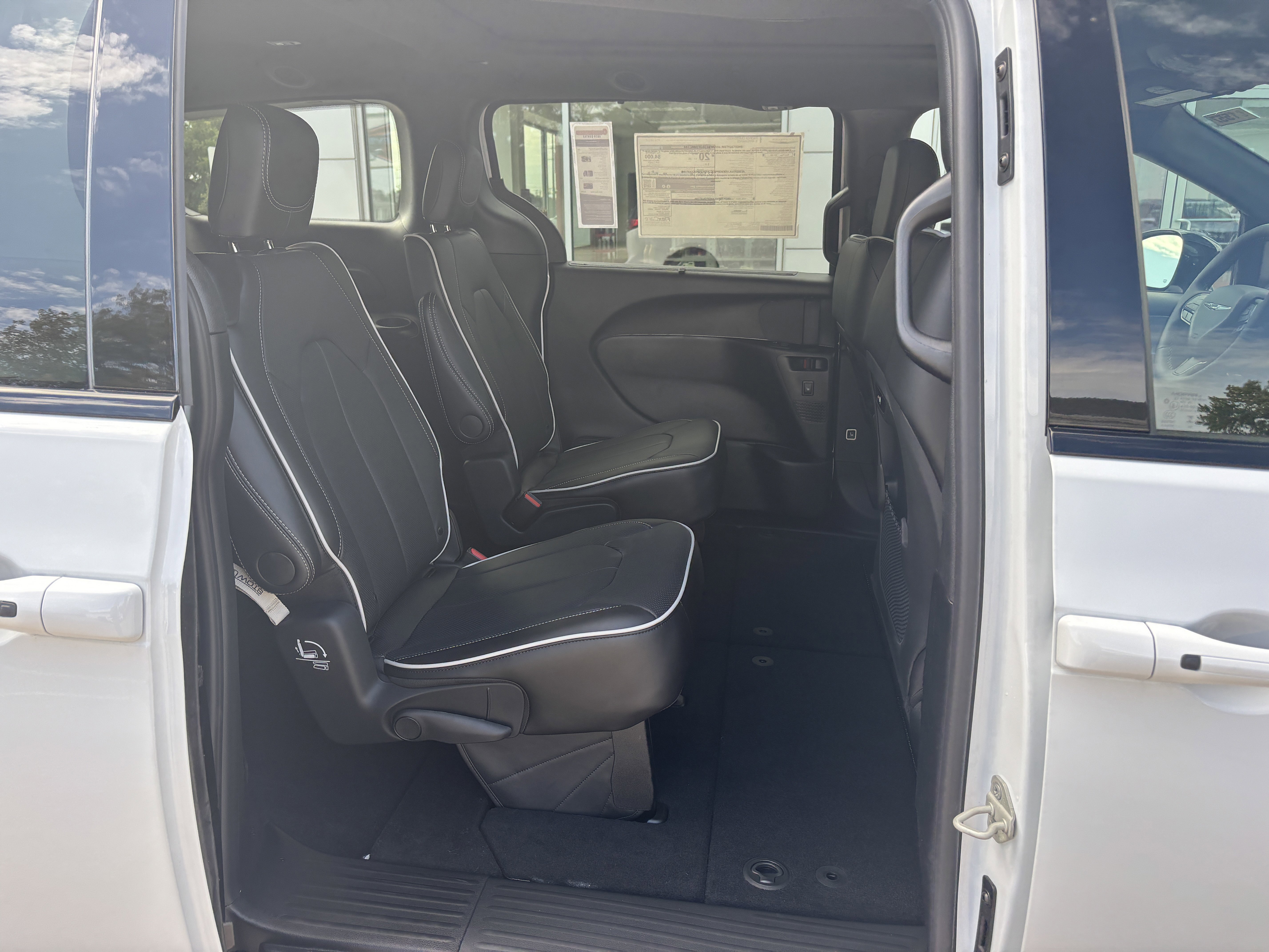 New 2026 Chrysler Pacifica Limited w/ S Appearance Package image 17